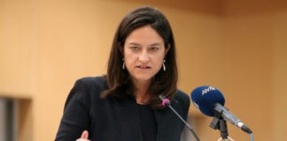 Κεραμέως: Πιθανόν να έχουμε δύο μήνες μαθημάτων ακόμη, εάν τα σχολεία ανοίξουν τον Μάιο kerameos