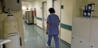 Σε ποιον τηλεφωνικό αριθμό μπορούν να απευθύνονται οι Αχαιοί για τον Κορωνοϊό nosokomio