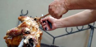 Εξετάζονται μέτρα και… για το ψήσιμο του αρνιού – Ανάμνηση… το χωριό arni-souvla