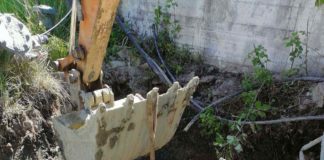 Με εντατικούς ρυθμούς προχωράει η ΔΕΫΑ στον καθαρισμό των αρδευτικών αυλάκων adreysi-avlakia