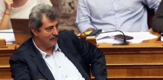 Ενθουσιασμένος με το σποτ του ΣΥΡΙΖΑ για τους δημοσιογράφους ο Πολάκης: Πέτσα μην κάνεις το παγώνι! polakis