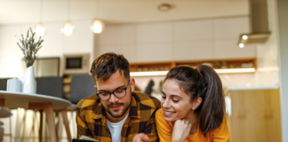 3+1 tips για να συγκατοικήσετε με τη σχέση σας