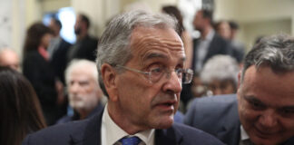 Αντώνης Σαμαράς: «Καρφιά» για την παραίτηση Τριαντόπουλου