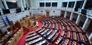Συντριβή Εμπιστοσύνης: Το Σύστημα της Μεταπολίτευσης Φαίνεται να Φτάνει στο Τέλος του