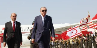 Κυπριακό: Η Άγκυρα Ενισχύει τη Διχοτόμηση – Οι Επιπτώσεις της Στήριξης Ερντογάν στον Τατάρ