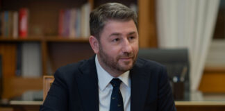 ΠΑΣΟΚ: «Ποτέ άλλοτε τόσα λεφτά δεν είχαν τόσο φτωχό αποτέλεσμα»