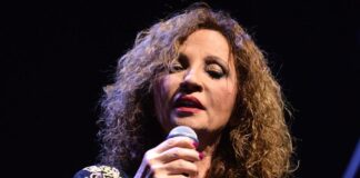 Γλυκερία: Η απρόσμενη αποχώρηση από το Sani Festival και οι φόβοι για επεισόδια στη συναυλία προς τιμήν της Λίνας Νικολακοπούλου