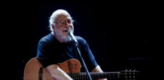 Αποχαιρετώντας τον Διονύση Σαββόπουλο: Ο ποιητής με την κιθάρα που άγγιξε την ελληνική ψυχή