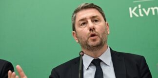 Εσωκομματικές τριβές στο ΠΑΣΟΚ για τη στάση απέναντι σε Τσίπρα και δημοσκοπήσεις