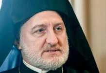 Θεσσαλονίκη: Λιποθυμικό επεισόδιο του Αρχιεπισκόπου Αμερικής Ελπιδοφόρου σε ώρα λειτουργίας