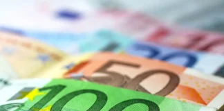Ρύθμιση 72 δόσεων για χρέη στην Εφορία: Πότε ανοίγει η πλατφόρμα και ποιοι κερδίζουν