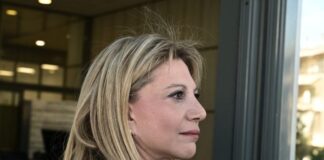 Καρυστιανού: Αναβάθμιση των κατηγοριών για τον Καραμανλή – «Δεν χωράει παράβαση καθήκοντος για 57 νεκρούς»