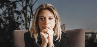 Αποχώρηση «βόμβα» από το κόμμα της Καρυστιανού