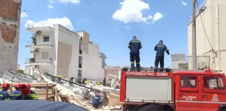 Μια ολόκληρη πολυκατοικία σωριάστηκε στην οδό Αλκμήνης – και τώρα ψάχνουν μία γυναίκα
