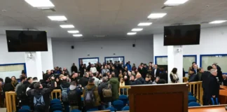 100 μέρες δίκη, 60.000 σελίδες και ένας κατηγορούμενος που δεν έχει λεφτά για δικηγόρο