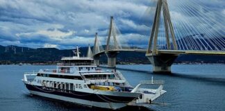 Το Πολυμήχανο Ποτάμι της Ζωής: Πώς το Πορθμείο Ρίου-Αντιρρίου Επιβιώνει με 6 Πλοία, 70 Εργαζόμενους και μια Εφαρμογή που Έφτιαξε Πλοίαρχος