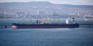 Βέτο της Ελλάδας στις νέες κυρώσεις της ΕΕ για το ρωσικό LNG – Ποια εταιρεία προστατεύει η Αθήνα