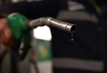 Καύσιμα και ρεύμα τον Αύγουστο: Πτώση στη βενζίνη, άνοδος στα τιμολόγια – Η μεικτή εικόνα της ενέργειας