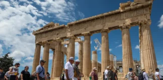 Ακρόπολη: Μαχαίρωσαν δύο Αμερικανούς τουρίστες – Συναγερμός στις Αρχές
