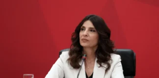 Δεν παραδίδει την έδρα – Η Τσαπανίδου αποχωρεί από τον ΣΥΡΙΖΑ και γίνεται η 8η ανεξάρτητη