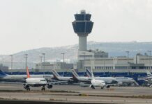 Τα αεροδρόμια «φτάνουν ταβάνι» – η μάχη με τον συνωστισμό και τις πολύωρες καθυστερήσεις