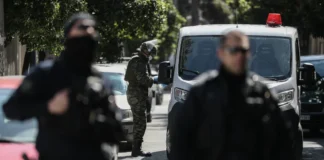 Συναγερμός στον Βύρωνα: Χειροβομβίδα κοντά στο σπίτι Ντογιάκου – Σύλληψη από την Αντιτρομοκρατική