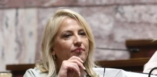 Η τηλεφωνική γραμμή Δούρου-Κοτζιά: Συνεργασία για τη συγκρότηση προοδευτικού μετώπου
