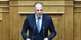 Γεραπετρίτης: Σύμπλευση των κομμάτων στα άρθρα, αλλά άρνηση ψήφου – Η κατηγορία του “συνταγματικού μηδενισμού”