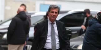 Γκιουλέκας: Με το ένα πόδι στο υπουργείο, με το άλλο στην Περιφέρεια – Οι φήμες για τη διαδοχή Τζιτζικώστα