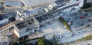 Ιαπωνία: Έκρηξη σε εμπορικό κέντρο μετά τον σεισμό των 7,1 Ρίχτερ – Αναφορές για παγιδευμένους και τραυματίες
