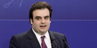 Ο Πιερρακάκης πιάνει το νήμα από τις Βρυξέλλες και φτάνει ως την Προβηγκία