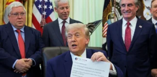 Trump Media: Ζητούσε έως 100.000 δολάρια τον μήνα για ταχύτερη πρόσβαση στις αναρτήσεις του Τραμπ