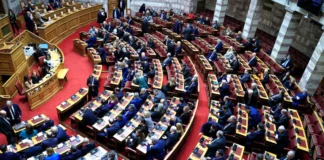 Πέρασε το νομοσχέδιο για το νερό – Η κυβέρνηση το ψήφισε παρά τις αντιδράσεις, η αντιπολίτευση μιλά για «εμπορευματοποίηση»