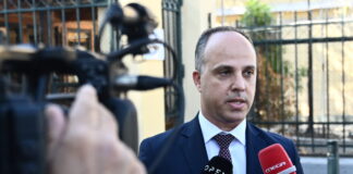 Υποκλοπές: «Θύματα ομηρίας» – οκτώ παγιδευμένοι με το Predator ζητούν 8 εκατομμύρια αποζημίωση