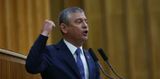 Οζγκιούρ Οζέλ: 91 βουλευτές αποχωρούν από το CHP – Το νέο κόμμα γίνεται η πρώτη δύναμη της Τουρκίας
