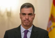 Το πολιτικό καλοκαίρι του Πέδρο Σάντσεθ – Σκάνδαλα, κρίση στη Θέουτα και το στοίχημα της επόμενης ημέρας Ο Ισπανός πρωθυπουργός Πέδρο Σάντσεθ σε πρόσφατη ομιλία του