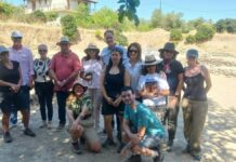 Αρχαία Ελίκη: Ο Δήμαρχος Αιγιάλειας και ο Νίκος Παπανδρέου ξεναγήθηκαν στο «εργαστήρι υφασμάτων» του 4ου αιώνα π.Χ.