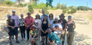 Αρχαία Ελίκη: Ο Δήμαρχος Αιγιάλειας και ο Νίκος Παπανδρέου ξεναγήθηκαν στο «εργαστήρι υφασμάτων» του 4ου αιώνα π.Χ.