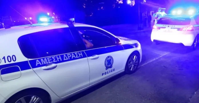Νεκρός αστυνομικός στον Άγιο Δημήτριο: Υπηρεσιακό όχημα στο σημείο της έρευνας