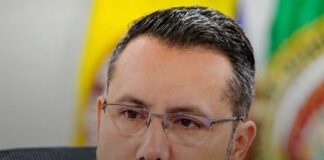 Κολομβία: Ο υπουργός Στέγασης στην παραλία την ώρα του σεισμού – Αντιπολίτευση ζητά την παραίτησή του