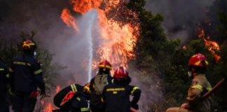 Άγιος Νεκτάριος και Κανδήλι στο επίκεντρο – Ολονύχτια μάχη με 450 πυροσβέστες και 7 εναέρια