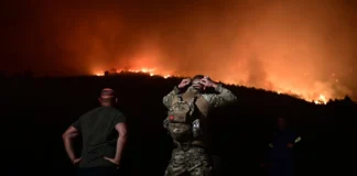 Δύσκολη νύχτα στο Πόρτο Γερμενό: Καίγεται σπίτι, έκλεισε ο κεντρικός δρόμος – 112 για εκκένωση Νέου Ερινεού και Αρραβωνίτσας