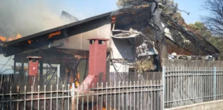 Πόρτο Γερμενό: Καίγονται σπίτια, απεγκλωβισμοί και η μάχη των 325 πυροσβεστών