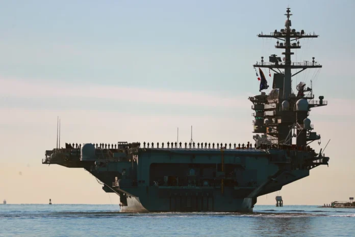Το αεροπλανοφόρο USS George Washington στη θάλασσα