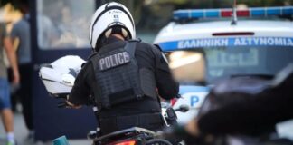 Κυψέλη: Οι τρεις κατηγορούμενοι ενώπιον του ανακριτή – Απολογούνται για τον θάνατο του βρέφους, καταθέτουν τα παιδιά