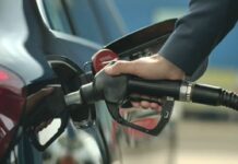 Καύσιμα: επιδότηση έως 20 λεπτά στο ντίζελ και «πάγωμα» στην αμόλυβδη — το πακέτο των 30 εκατομμυρίων και η ευρωπαϊκή «σκιά» στον ΕΦΚ