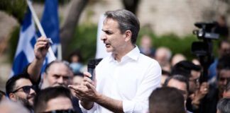 Η επιστροφή του Μητσοτάκη και το «φρένο» στην εσωστρέφεια: από τους «καβαλημένους» στους «κακομοίρηδες», η ΝΔ καλείται να αλλάξει γλώσσα