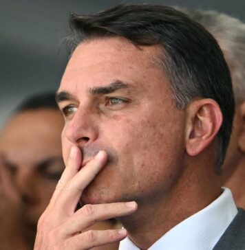 Φλάβιο Μπολσονάρο: Η διαφυγή στις ΗΠΑ, το «όχι» του Λούλα και το σκοτεινό παρασκήνιο των ερευνών