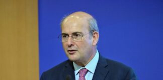 Χατζηδάκης: Η «γαλλική» στρατηγική για το καλώδιο, το στοίχημα της τρίτης θητείας και το μήνυμα στην αντιπολίτευση