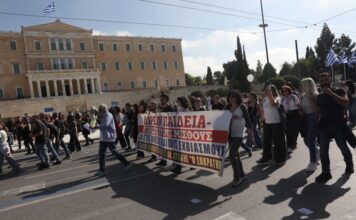 Πανεκπαιδευτικό συλλαλητήριο: 10.000 στην Αθήνα, χιλιάδες σε όλη τη χώρα — Τα αιτήματα για χρηματοδότηση, προσλήψεις και στέγαση